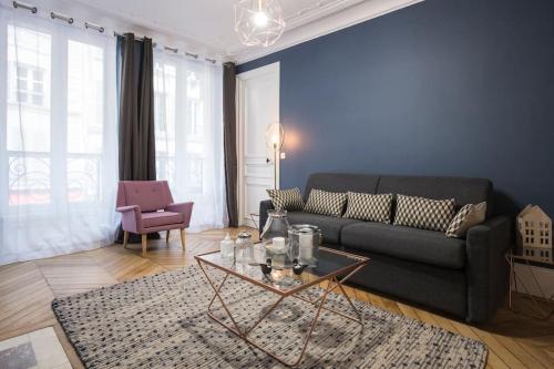 COSY APPARTMENT IN THE HEART OF PARIS