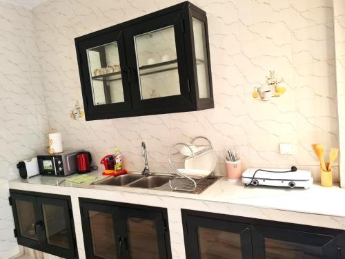 Studio Moderne Dakar Keur Ndiaye LÔ (Studio Moderne Dakar Keur Ndiaye LO) in Medina