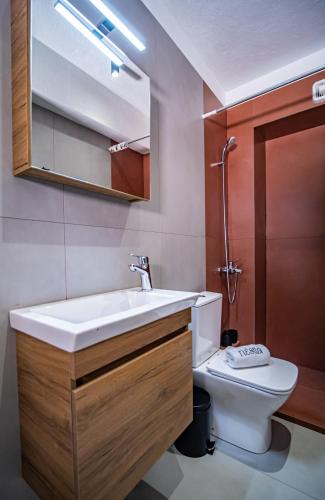 One-Bedroom Apartment image 2