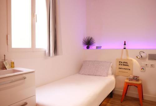 Chic & Basic Tallers Hostal - image 11