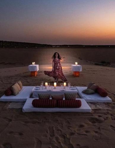Couple family desert camp Jaisalmer