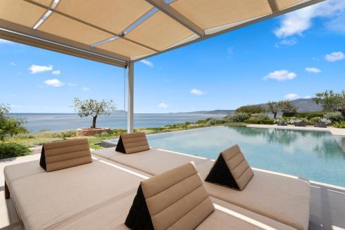 Villa Artemis - New Magnificent Beachfront Villa with Infinity Pool!