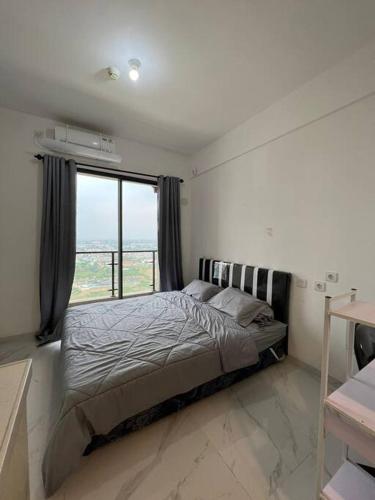 Studio near MRT station