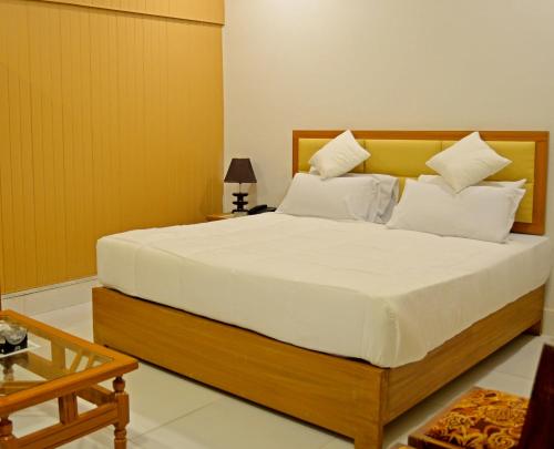 Deluxe Double Room room in Pakistan Club Inn Hotel Sukkur