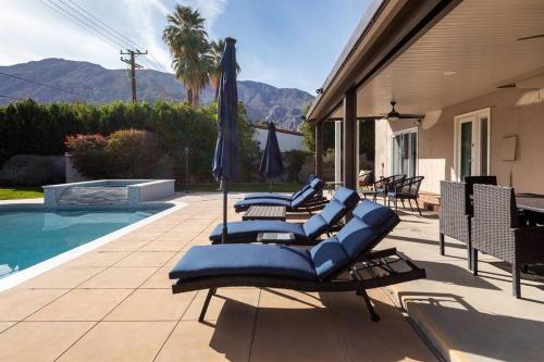Casa Calousa: Movie Colony Oasis - Walk Everywhere in Palm Springs, USA