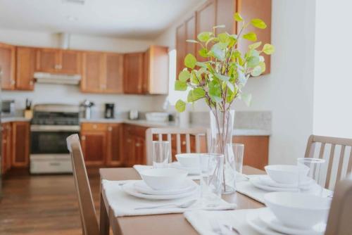 Tranquil 2BR Home in Central LA near Ktown and DTLA in Los Angeles, USA