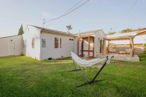 Radiant 2BR home w Gazebo near LAX and Culver City in Los Angeles, USA
