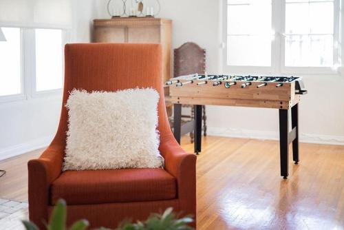 Modern 3BR Home in Mid-Wilshire near Beverly Hills in Los Angeles, USA