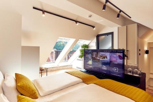 Double Room with Terrace image 2