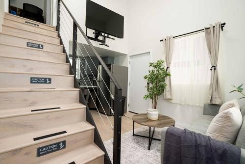 Chic 2BR Condo near Beverly Hills and Culver City in Los Angeles, USA