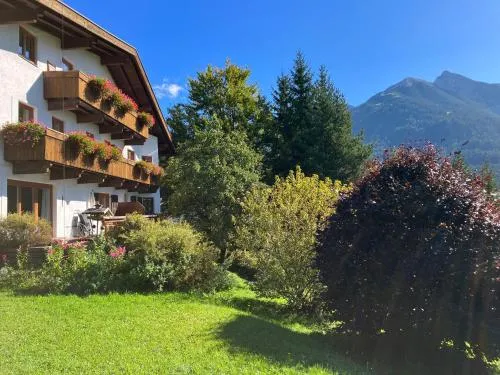 Landhaus Frenes Apartments in Seefeld in Tirol, Österreich
