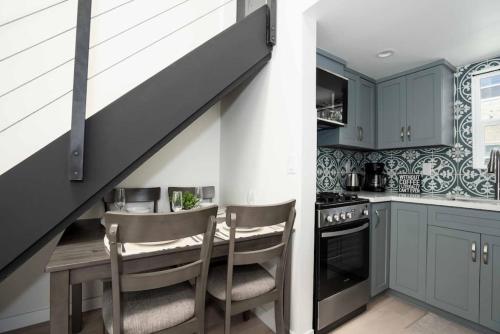Chic 2BR Condo near Beverly Hills and Culver City in Los Angeles, USA