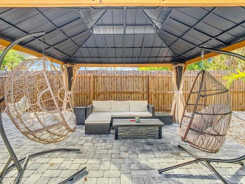 AMI, IMG, Dogsitting, Boats, Snorkeling, Fishing, Beach, Bikes, Golf, Hottub, BBQ, SRQ, Bradenton (photo 3)