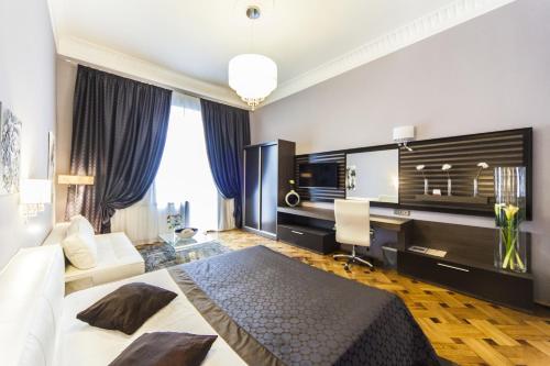 Matei Corvin Deluxe Apartment - main image
