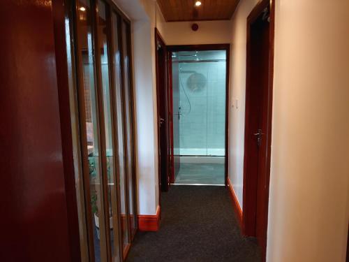 Two-Bedroom Deluxe Apartment image 5