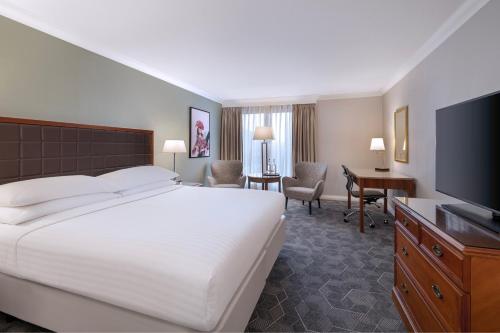 Heathrow/Windsor Marriott Hotel - image 8