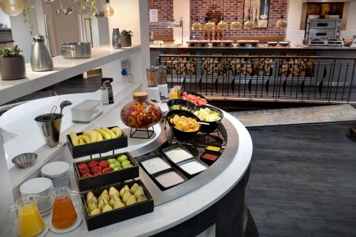 Heathrow/Windsor Marriott Hotel - image 6