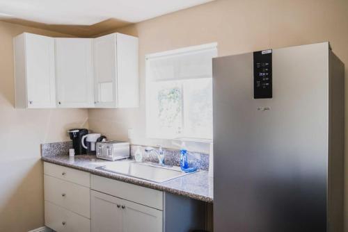 Lovely Studio in Mid-City near Koreatown in Los Angeles, USA