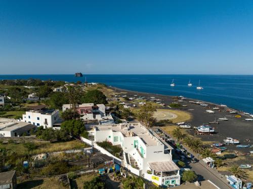 . Hotel Ossidiana Stromboli Center