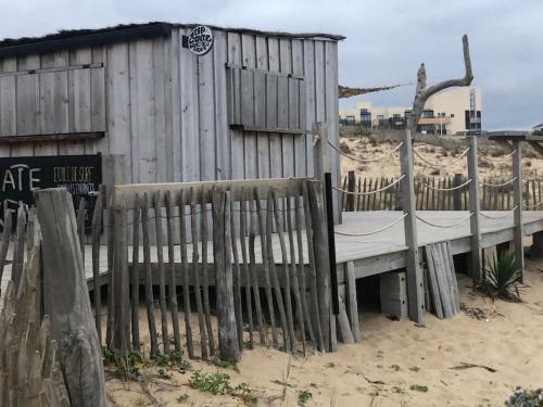 bel appartement en pierre de 88 M2 charme d’antan in มาร์โก