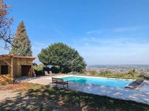 Maison pleine de charme avec piscine et jardin - Location saisonnière - Pujols