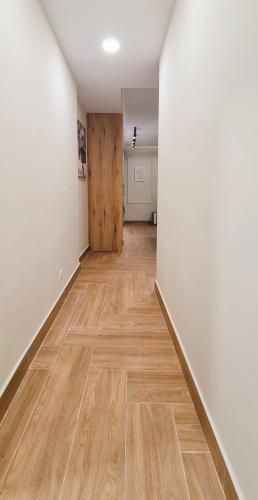 2V1 - Center apartment 4, Tirana (photo 8)