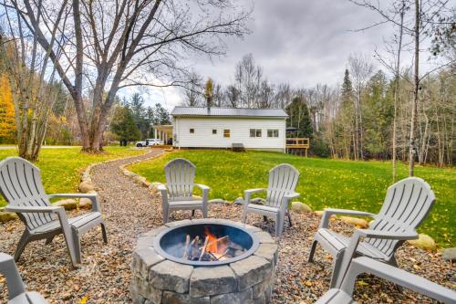 Modern Stark Home w/ Game Room, Grill & Fire Pit in Jefferson (NH)