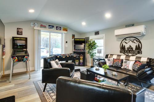 Modern Stark Home w/ Game Room, Grill & Fire Pit in Jefferson (NH)