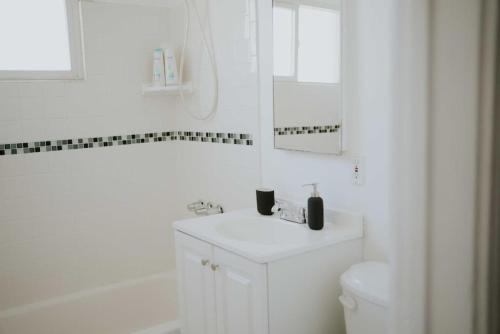 Comfortable 2BR unit in the heart of K-Town in Los Angeles, USA