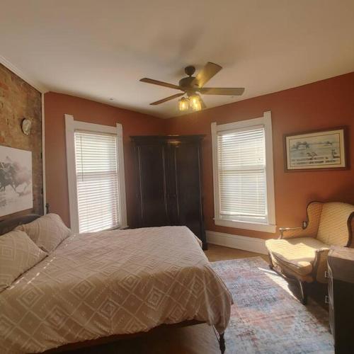 Historic Escape in Mansion Row - Sleeps 12! in New Albany, USA