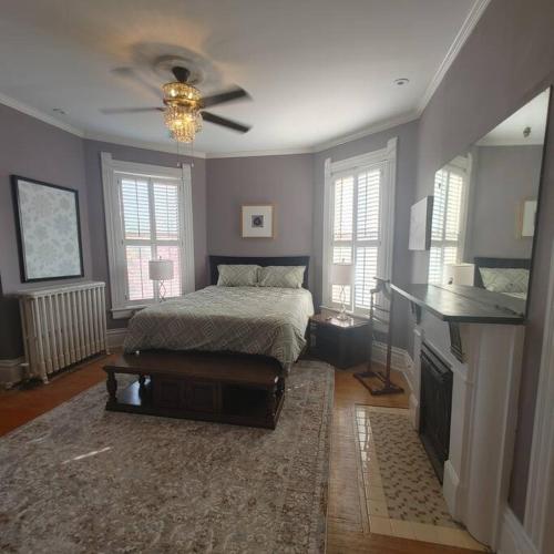Historic Escape in Mansion Row - Sleeps 12! in New Albany, USA