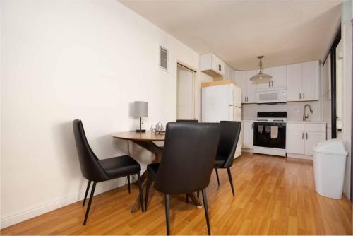 Amazing 3BR Home near Hollywood DTLA in Los Angeles, USA