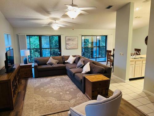 Private Retreat Under Oak Canopy in St. Augustine, USA