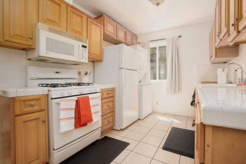 Delightful 2BR Home near Hollywood DTLA in Los Angeles, USA