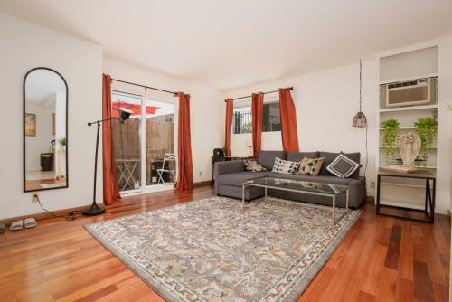Delightful 2BR Home near Hollywood DTLA in Los Angeles, USA
