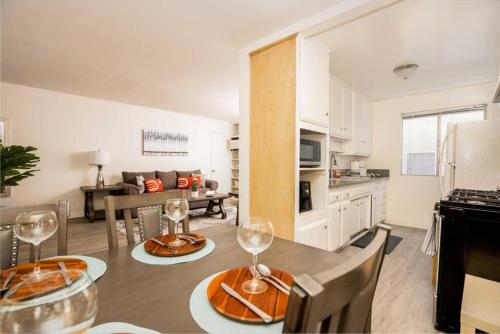 Cozy 1BR Home near Hollywood DTLA in Los Angeles, USA
