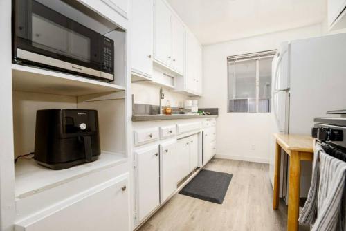 Cozy 1BR Home near Hollywood DTLA in Los Angeles, USA