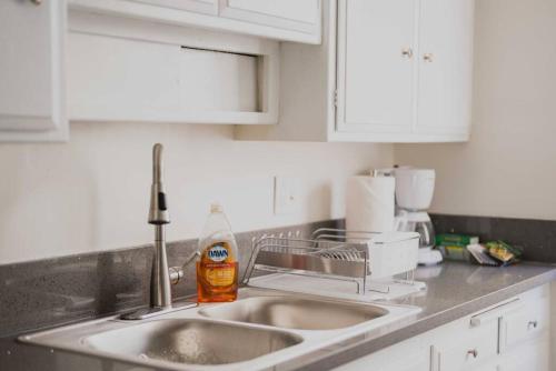 Cozy 1BR Home near Hollywood DTLA in Los Angeles, USA