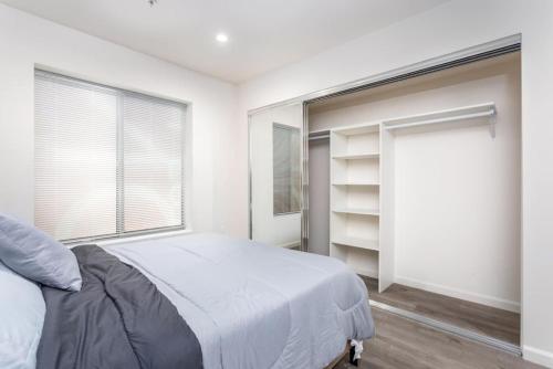 Peaceful Getaway in the Heart of K-Town 2B 2B N in Los Angeles, USA
