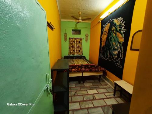 Small Double Room image 10