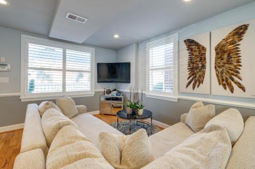 Hot Tub and Rooftop Game Room Unique Home in DC Hot Tub and Rooftop Game Room Unique Home in DC