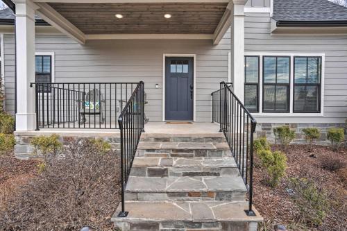 Modern Escape with Mountain Views 7 Mi to Dtwn - image 13