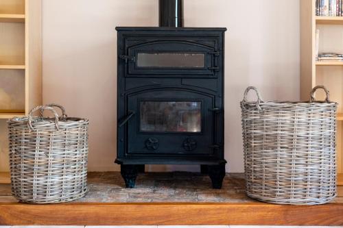 Herakles House - Close to ancient sites near Nafplio. Spacious. Equipped for all-year-round comfort. Herakles House - Close to ancient sites near Nafplio. Spacious. Equipped for all-year-round comfort.