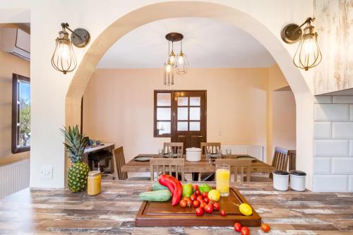 Herakles House - Close to ancient sites near Nafplio. Spacious. Equipped for all-year-round comfort. Herakles House - Close to ancient sites near Nafplio. Spacious. Equipped for all-year-round comfort.