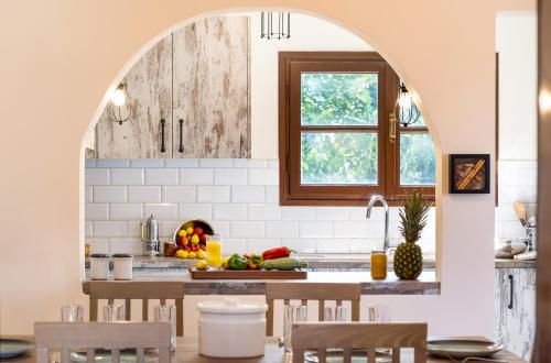 Herakles House - Close to ancient sites near Nafplio. Spacious. Equipped for all-year-round comfort. Herakles House - Close to ancient sites near Nafplio. Spacious. Equipped for all-year-round comfort.