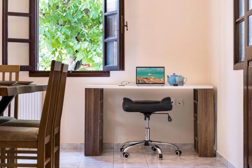 Herakles House - Close to ancient sites near Nafplio. Spacious. Equipped for all-year-round comfort. Herakles House - Close to ancient sites near Nafplio. Spacious. Equipped for all-year-round comfort.