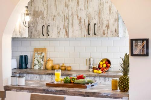 Herakles House - Close to ancient sites near Nafplio. Spacious. Equipped for all-year-round comfort. Herakles House - Close to ancient sites near Nafplio. Spacious. Equipped for all-year-round comfort.