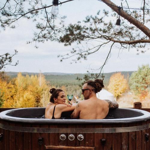 Jurty z widokiem, prywatna balia- DZIKOLAS GLAMPING