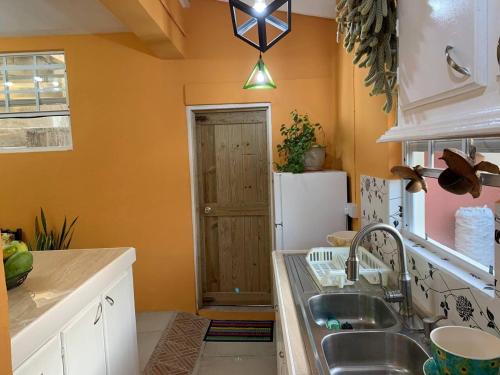 ห้องครัว, Story Villa 2 Bedrooms with Mountain & Ocean View in เบลเวเดียร์