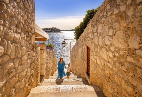 Arkada Sunny Hotel by Valamar - image 10